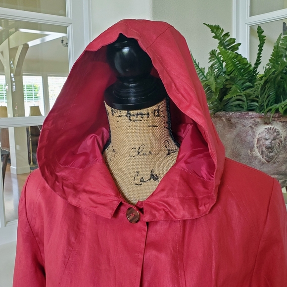 Nuage Hooded Rain Coat with Buttons - Picture 6 of 15